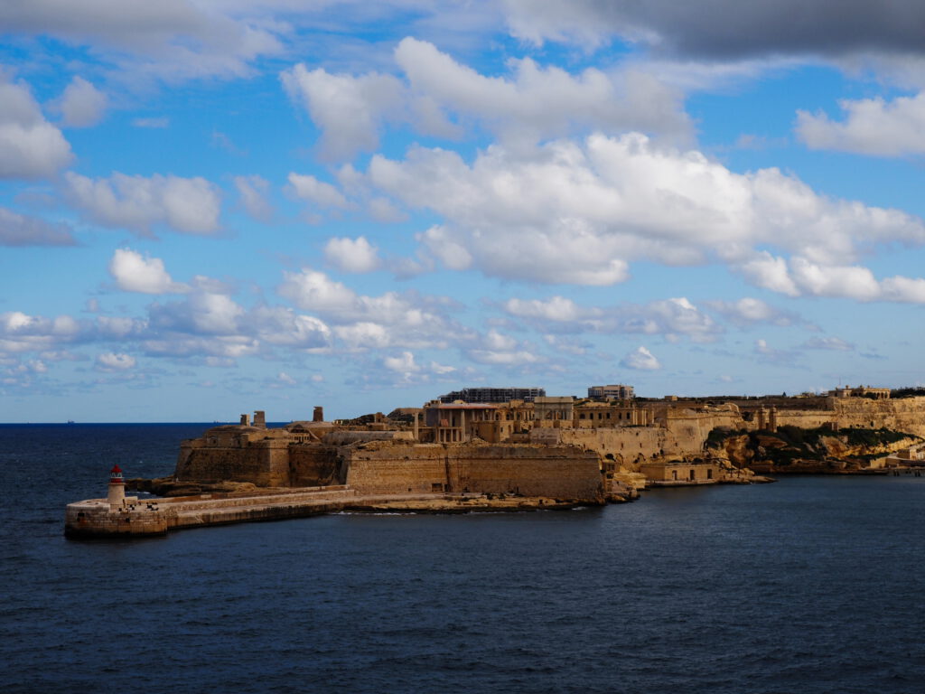 Bastion tegenover Valletta
